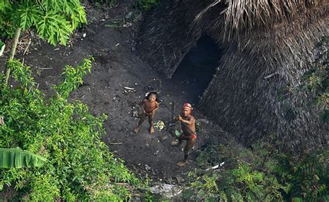 Tribus Que Viven Aisladas Sin Contacto Con El Resto Del Mundo