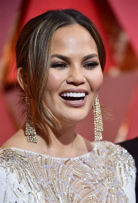 Women are thanking chrissy teigen for sharing her heartbreaking pregnancy journey. Chrissy Teigen - Oscars 2017 Red Carpet in Hollywood ...