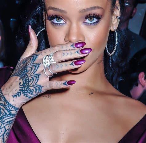 Álbumes 96 foto tatuaje de rihanna en la espalda el último