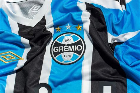 Nossa arte é amadora e não substitui o trabalho de um profissional! Gremio 2015 Umbro Home Football Shirt | 15/16 Kits ...