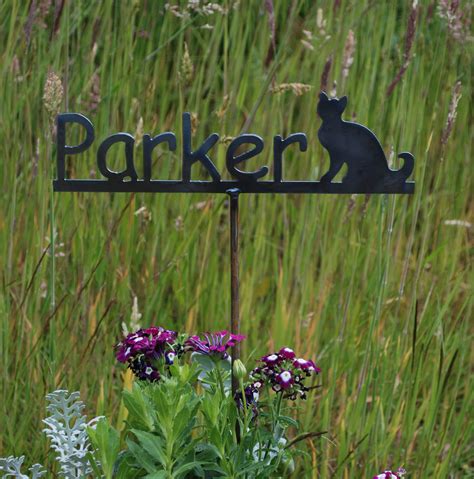 I had to bury my beloved pet this past thursday and i wanted to do one last extra special thing in her memory. Pet Marker Garden Name Stake Memorial Garden Marker Metal