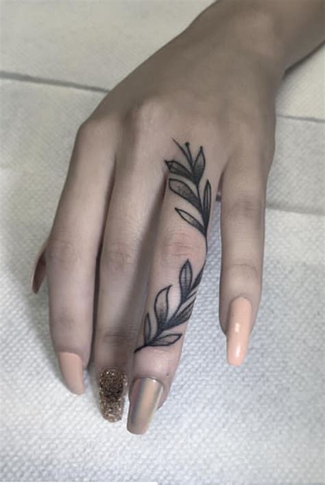 26 Amazing Finger Tattoos Designs Page 6 Of 26 Lily Fashion Style