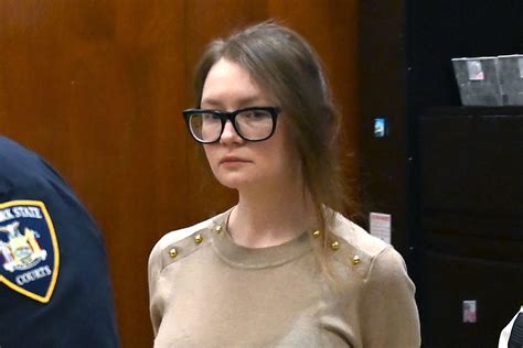 Anna Sorokin Aka Anna Delvey Remains In Ice Custody Crime News