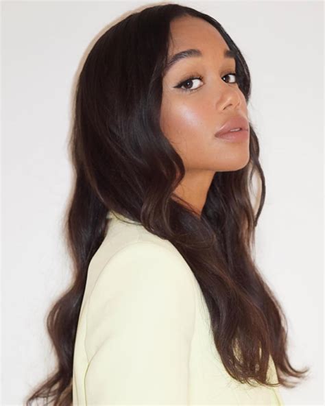 laura harrier laura harrier pretty people beautiful people pelo afro natural hair styles