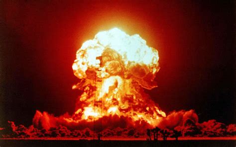 25 Awesome Nuclear Explosion Images
