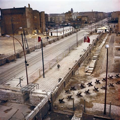 A Look Back At The Rise And Fall Of The Berlin Wall Photos Abc News