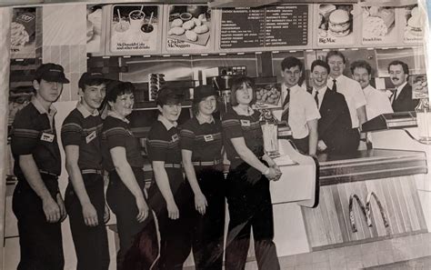 Remembering The Day Scotlands First Mcdonalds Opened In Dundee Stv News
