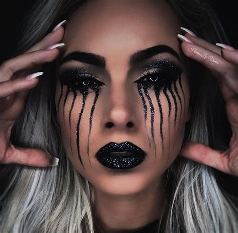 Pin By Tina Borges On ☠ɧąℓℓσщεεŋ☠ Black Halloween Makeup Halloween