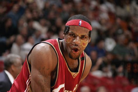 Lebron James Salary From 2003 2020 Career Earnings Photo Gallery