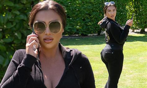 Lauren Goodger Shows Off Her Incredible Curves In Tight Jeans