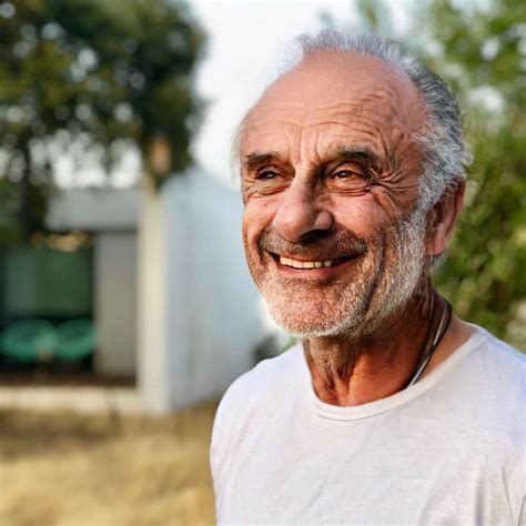 É assim a canção maluco beleza, do brasileiro raul seixas, e também é assim o nome do podcast e videocast de rui unas. Usou a aplicação FaceApp? Cuidado, pode estar a correr perigo!