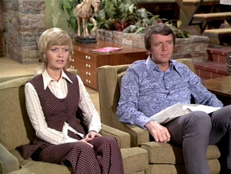 the brady bunch florence henderson s theory on what happened to carol s first husband