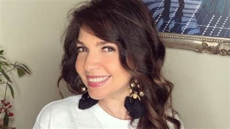 Cristina d'avena è legata sentimentalmente da diverso tempo a massimo palma, titolare di una famosa agenzia di spettacolo: Cristina D'Avena, tra sensualità e nuovi progetti: "Un po ...