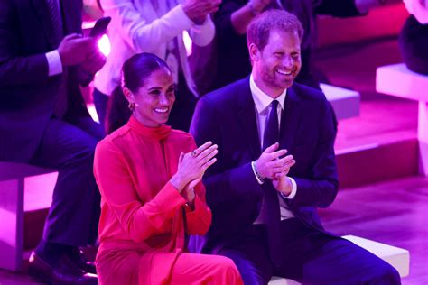 Meghan Markle Appears Arrogant Next To Friendly Prince Harry In New