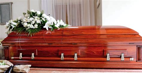 The Complete Guide On Casket Prices And Features Funeralocity
