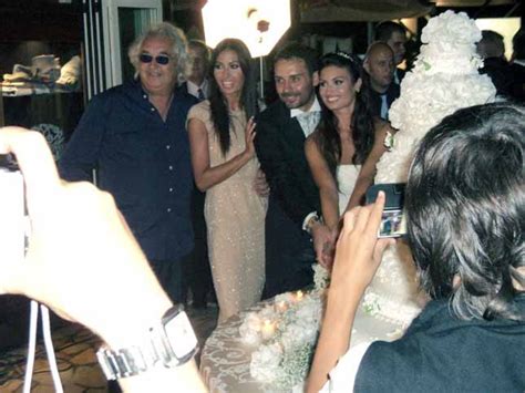 Altri invece, più maliziosi, sognano già un ritorno di fiamma con elisabetta gregoraci. Elisabetta Gregoraci (con Flavio Briatore) testimone di ...