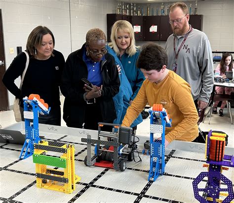 Nams Receives Robotics Kits From Tva New Albany Schools