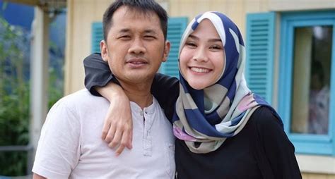 Viral ade ilham dan oshi unggah foto skandal, trending di tiktok. Melahirkan Anak ke-5, Ini Nama yang Diberikan Zaskia Adya ...