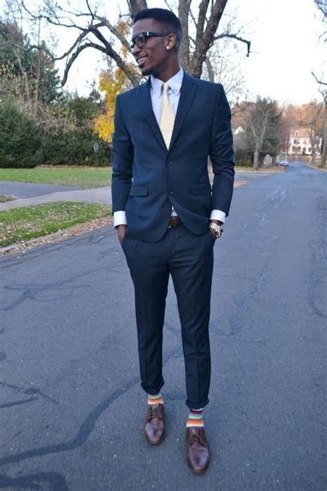 What Color Socks To Wear With Navy Blue Suit And Brown