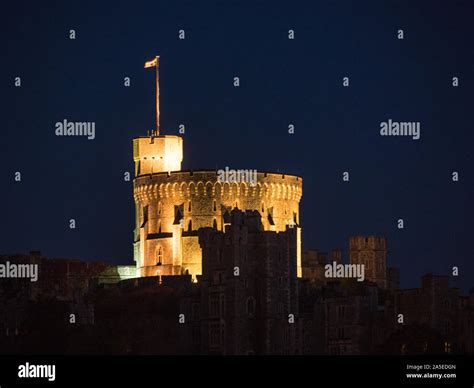 Keep Or Round Tower At Night Time Windsor Castle Windsor Berkshire