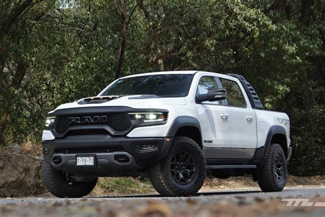 RAM TRX prueba en México Video precio y características de la pick up deportiva