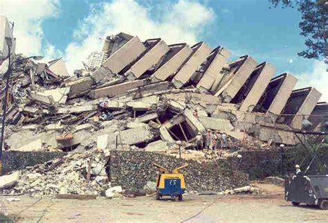 The 1990 Luzon Earthquake M77 That Produced A 125 Km Long Ground