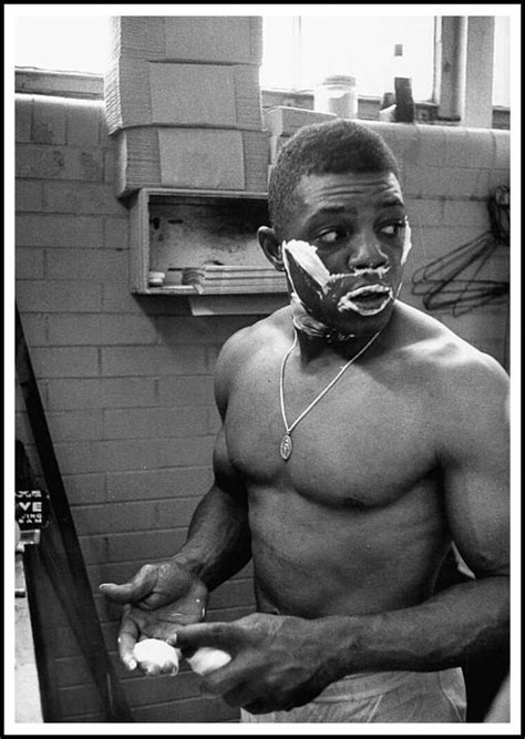 Baseball In Pics On Twitter Willie Mays Having A Clubhouse Shave
