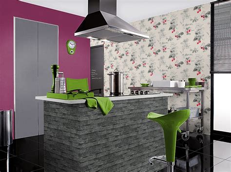 Una cocina que tenga vinilos decorativos en la pared, lucirá con un estilo llamativo especial. El papel pintado en la cocina está de moda / Decopraktik Blog