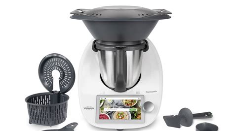 Es importante reconocer que estos robots no son cualquier igualmente, tenemos la oportunidad de echar un vistazo a cualquier libro de recetas con robot de cocina para estos electrodomésticos de cocina. Thermomix TM6, así es la nueva versión del robot de cocina ...