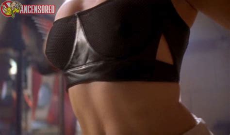 Rosamund Pike Desnuda En Die Another Day