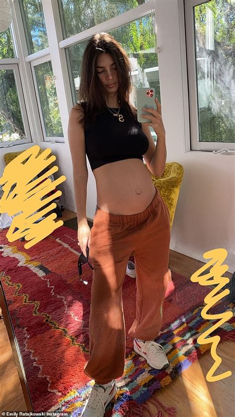 Emily Ratajkowski Flaunts Her Pregnant Belly In A Crop Top And