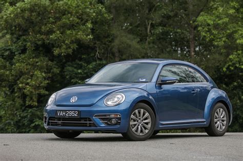 80 years ago, the volkswagen beetle was born. REVIEW: Volkswagen Beetle, a Classic that Never Gets Old