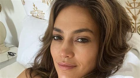 Jennifer Lopez Shares Selfie Wearing Lacy Green Lingerie In Bed