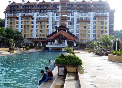 Leonards 圣斗纳华小 in port dickson and offers a cozy accommodation with an outdoor swimming pool, a picnic area and karaoke. HNA Mercu Shoppe': Mayang Sari Resort