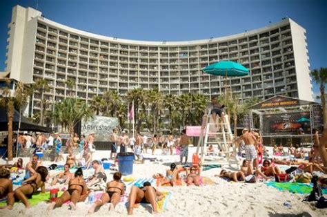 Advantages To Booking Your Panama City Beach Spring Break Hotel