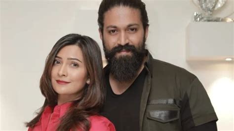 Kgf Star Yash Looks Dapper In New Photo With Wifey And Actress Radhika