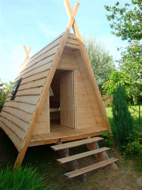 Réalisée avec palettes entières et des lattes de palettes. Cabanes en bois | Cabane bois, Cabane, Plan cabane