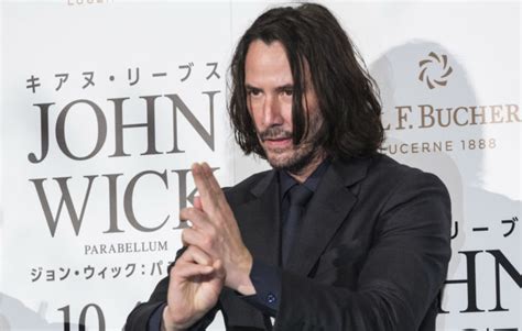 The Matrix 4 On Set Footage Gives First Look At Keanu Reeves As Neo