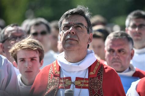 La Caída Del Arzobispo De París El Papa Acepta Su Renuncia Tras