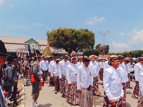 Mulai Dari Bahasa Hingga Kuliner Ini Dia Ragam Budaya Suku Jawa Noice