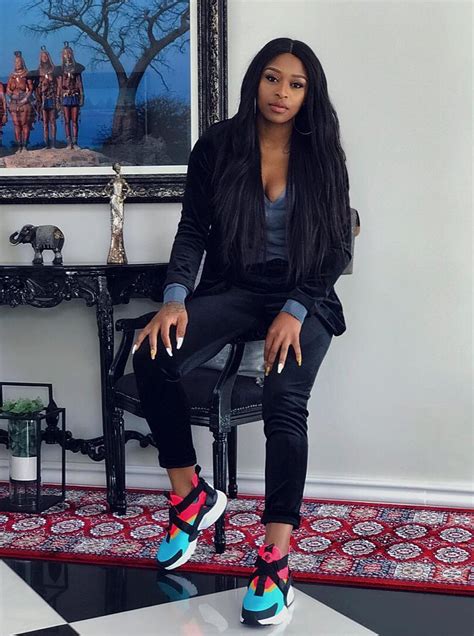 Dj zinhle keeps business a side and satifies her fans with a new. DJ Zinhle - Mzansi Online News