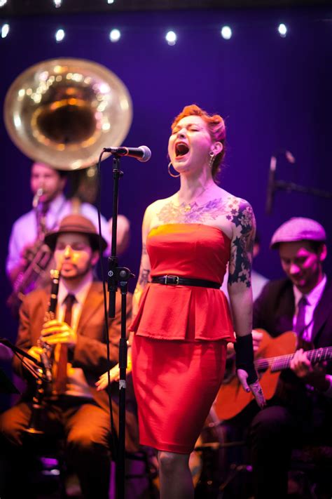 Vele religies en geloofsstromingen kennen de meditatie in een of andere vorm. Meschiya Lake | Music Inside Out with Gwen Thompkins | New ...