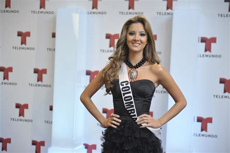 Former Miss Colombia Daniella Álvarez Shows How She Walks Without Her