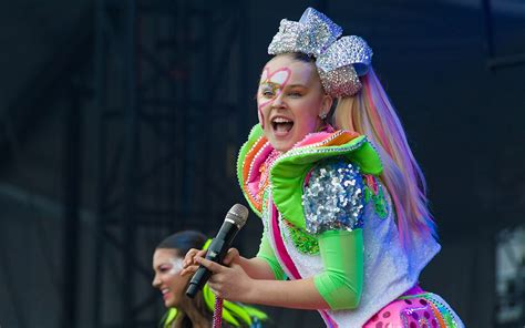 Jojo Siwa Comes Out As A Member Of The Lgbtq Community After Teasing