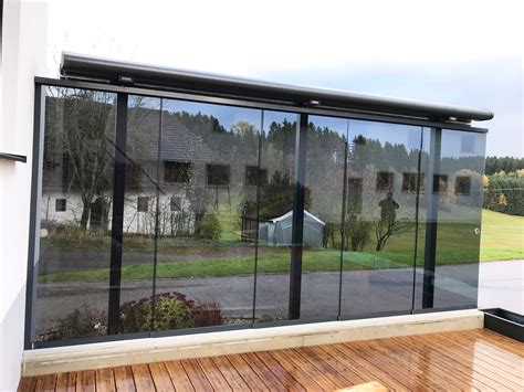 Balkon sichtschutz bespannung terrasse balkonverkleidung sonnen wind schutz pes. Windschutz für Terrasse transparent mit Glasschiebetüren ...