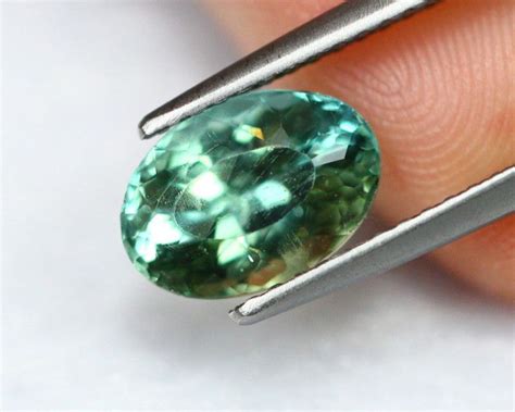 197cts Natural Colour Change Blue Green Apatite R101 Gemstone