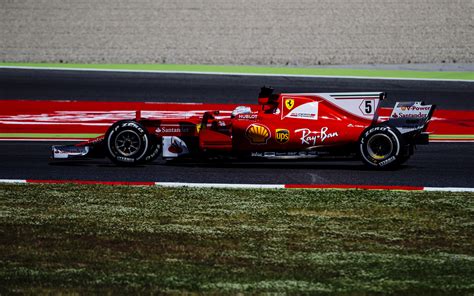 Download Imagens 4k Sebastian Vettel Pista De Rolamento Ferrari