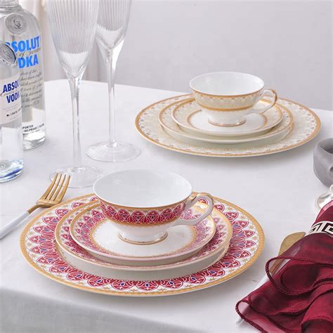Wholesale Luxury Restaurant Color Ceramic Dinnerware China Dinner Sets