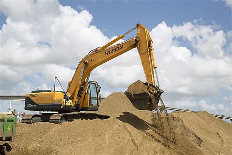 Earth Moving Heavy Equipment For Construction