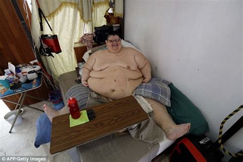 Former Worlds Heaviest Man Shows Off 551lb Weight Loss Daily Mail Online